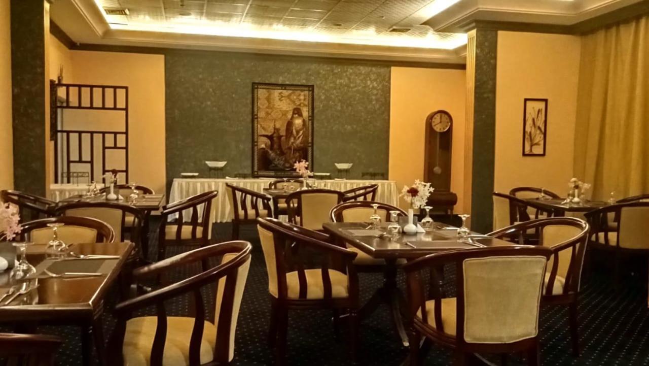 Aliqbal Hotel อัลโคห์บาร์ ภายนอก รูปภาพ